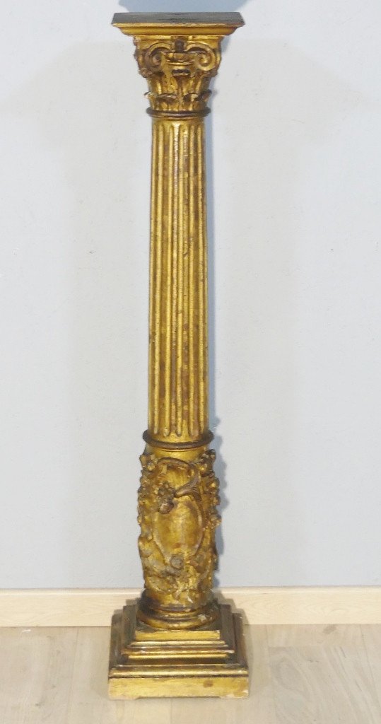 Colonne De Présentation En Bois Doré Chapiteau Corinthien, époque XVIII ème Siècle