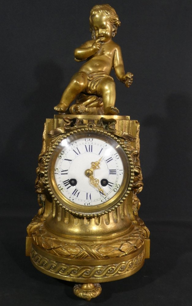 Louis XVI Clock In Gilt Bronze With Angel, 19th Century