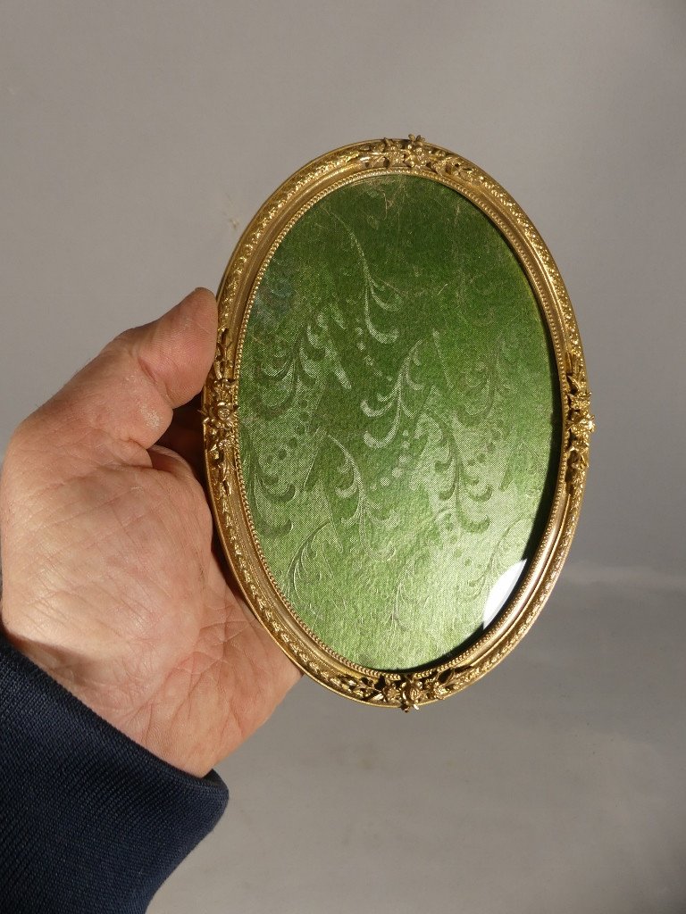 Oval Photo Frame In Gilt Bronze Chiseled With Flowers, Louis XVI Style, Early 20th Century-photo-3