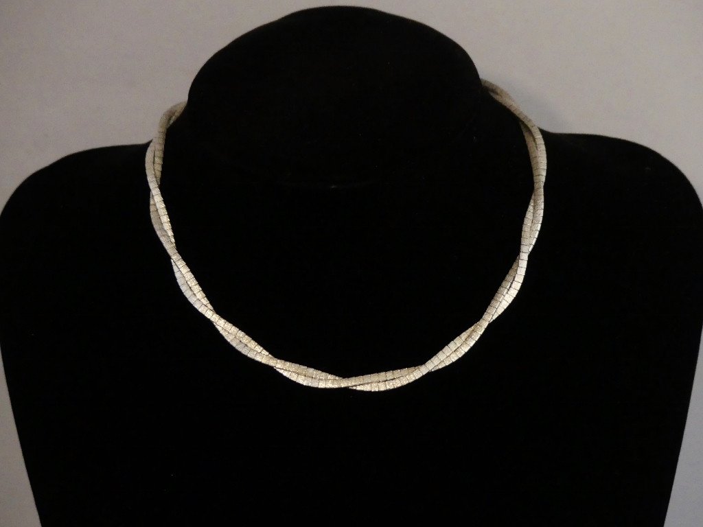 Vintage Women's Necklace In Solid Silver Double Articulated Link, 1980s