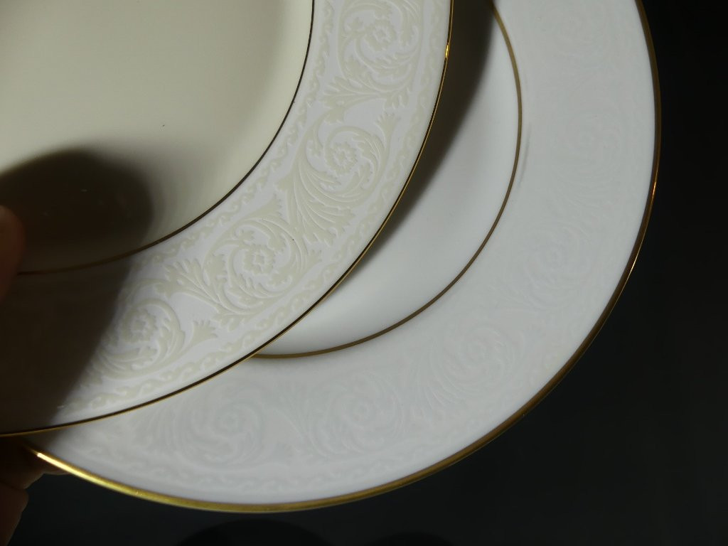 Haviland Limoges, Modèle Versailles Incrustation Biscuit Et Or, Service De Table 12 Personnes-photo-7