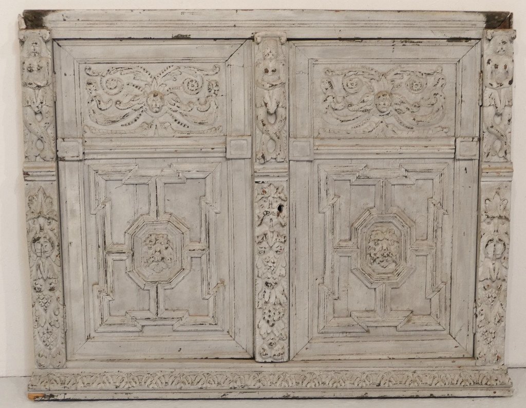 Façade De Placard Flamand, Chêne Sculpté Patiné, Décor d'Angelots, Sirène Et Indiens, XVII ème