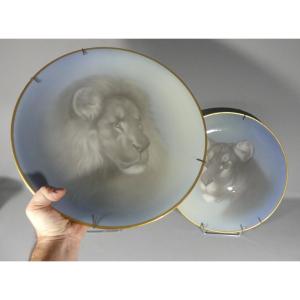 Les Fauves, Paire De Plats Porcelaine Grand Feu Limoges XIX Lion Et Lionne, Pièces Muséales