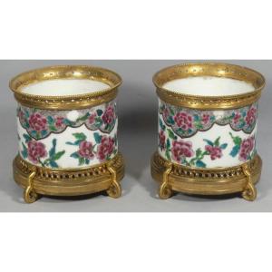 Paire De Cache Pots En Porcelaine Et Bronze Dans Le Goût Asiatique, époque XIX ème Siècle