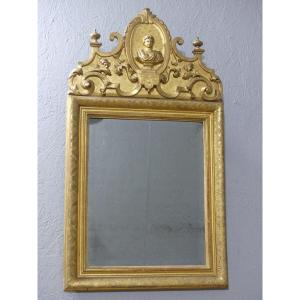 Miroir d'époque Louis XIV En Bois Doré, Décor Bérain Et Fronton Buste Antique, Début XVIII ème