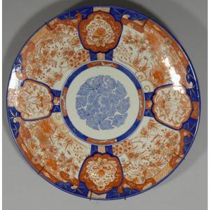 Grand Plat Imari En Porcelaine De Japon, époque Fin XIX ème Siècle