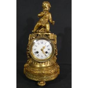 Pendule Louis XVI En Bronze Doré à l'Angelot, époque XIX ème Siècle