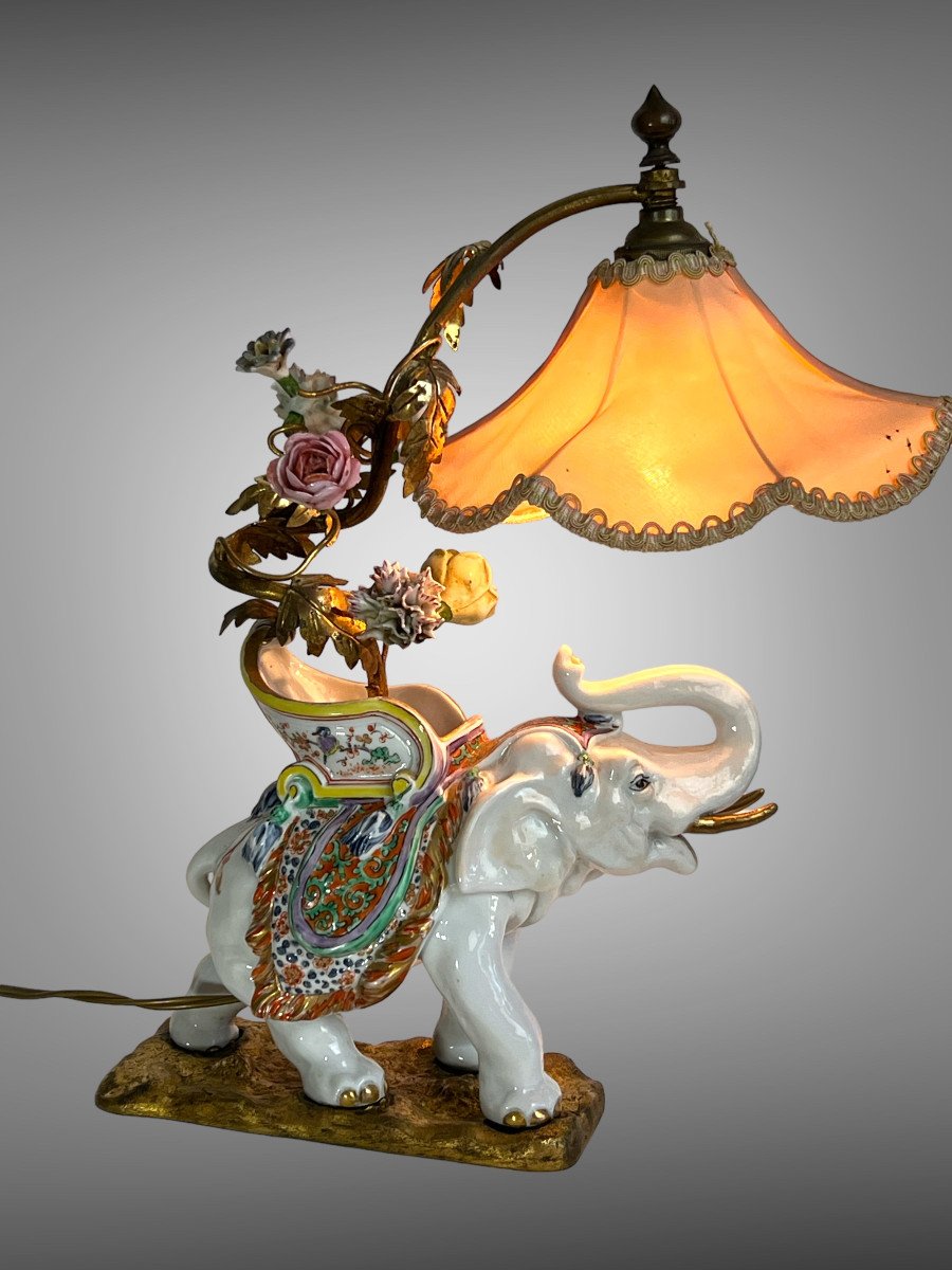 19th Century Elephant Lamp In Chantilly Porcelain On Gilt Bronze Base-photo-4