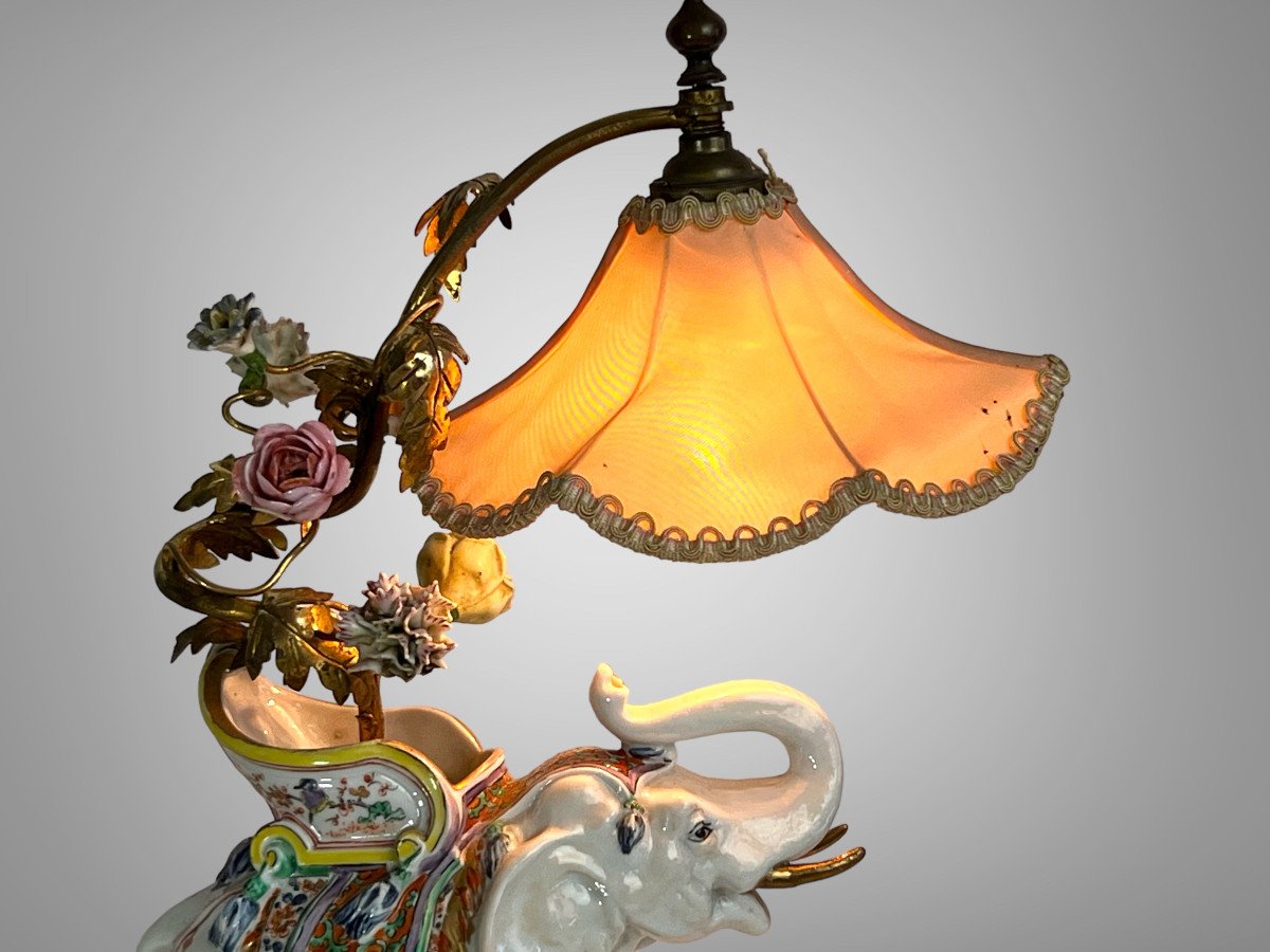 19th Century Elephant Lamp In Chantilly Porcelain On Gilt Bronze Base-photo-4