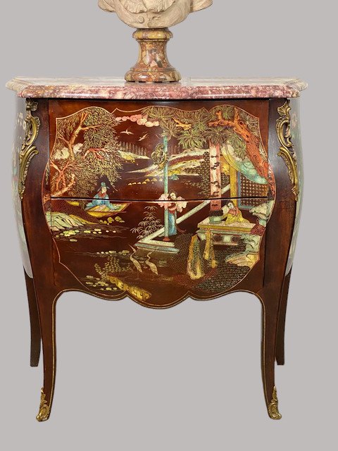 Curved Commode In Coromandel Lacquer Decorated With Gilt Bronze Louis XV Style