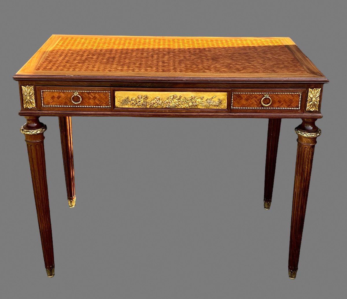 Bureau Plat XIXe De Style Louis XVI En Marqueterie De Cubes Orné De Bronze Doré-photo-1