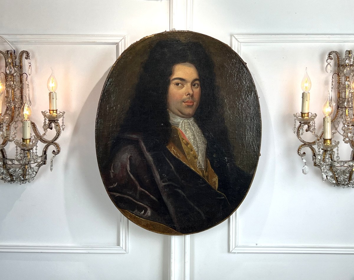Oval Painting Late 17th Century / French School / Quality Portrait Of A Man-photo-1