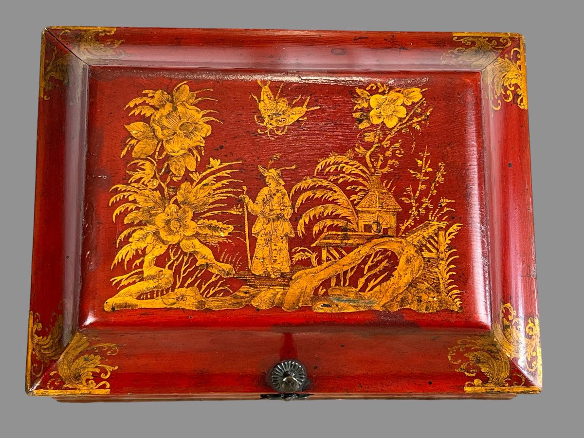 18th Century Wig Box In Red Lacquered Wood With Chinese Gilded Decor-photo-4