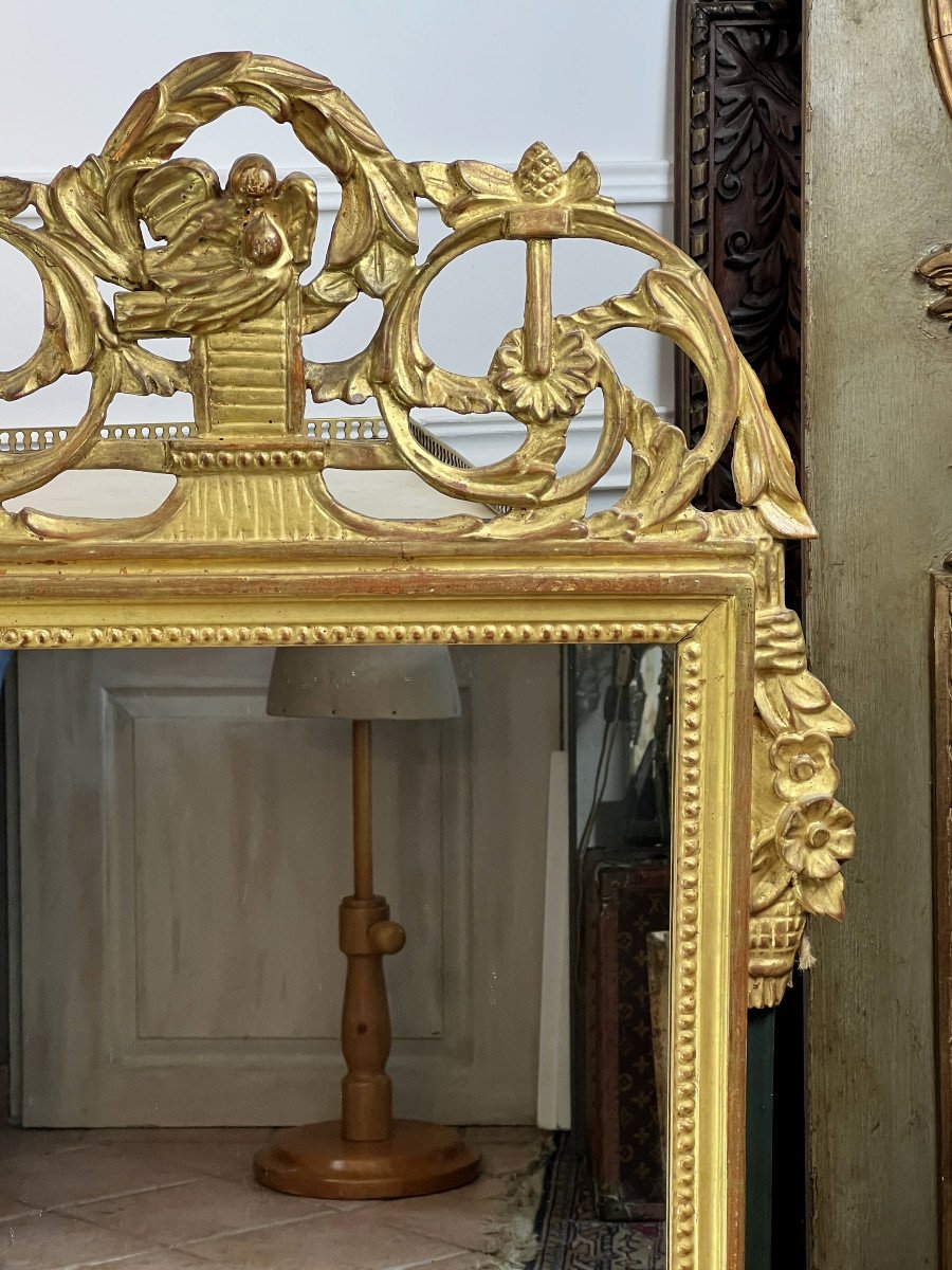 Miroir En Bois Sculpté Doré Avec Fronton Ajouré A Decor De Fleurs Style L.xvi-photo-1