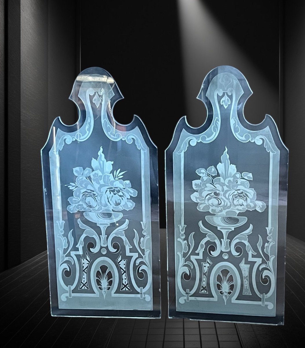 Pair Of 1900s Bistro Windows In Frosted And Acid Etched Glass-photo-3