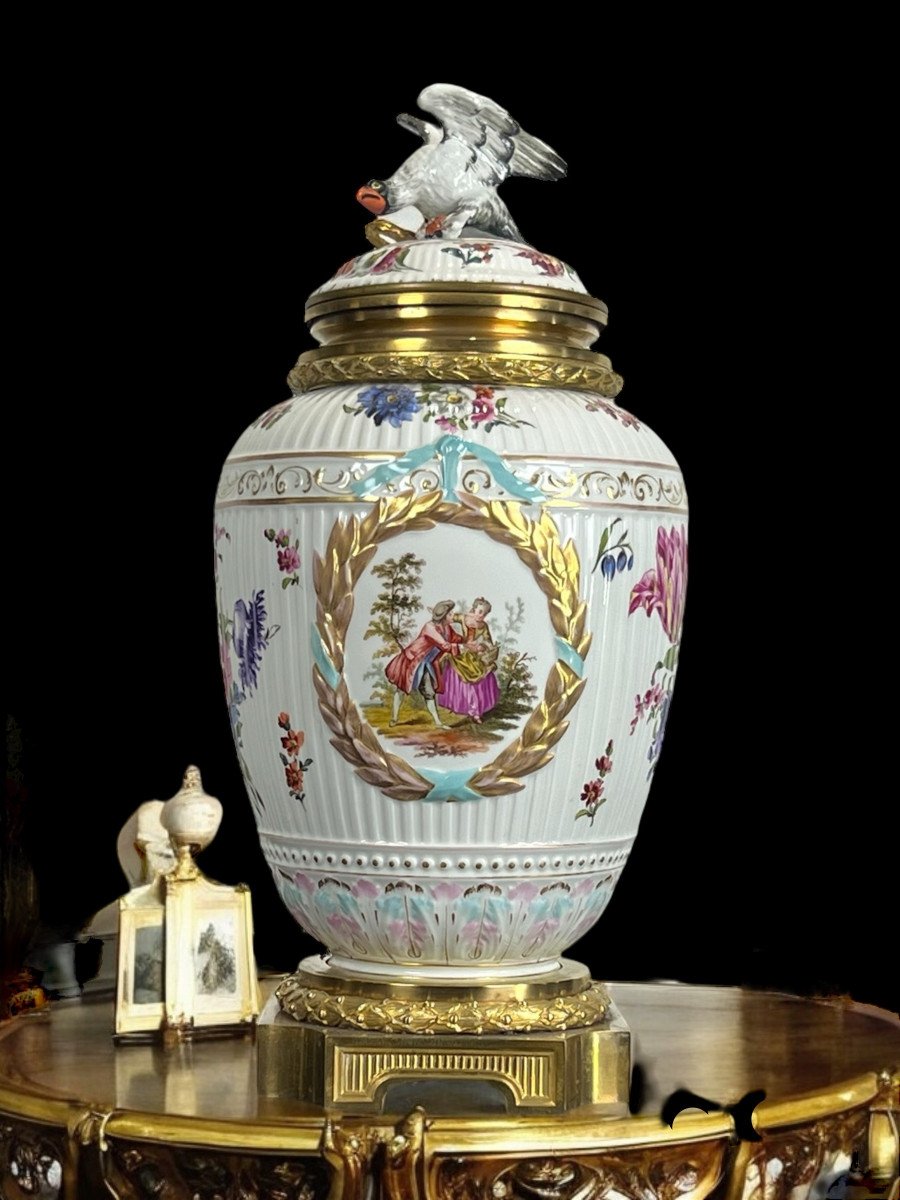 Covered Vase In Enamelled Porcelain With Romantic Scene Decor / Bronze Mount