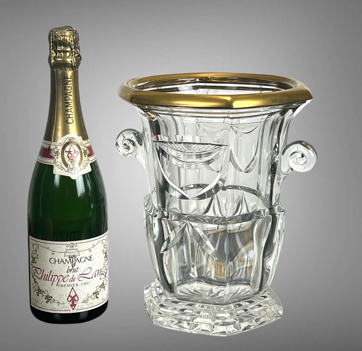 Seau A Champagne Signé En Cristal Avec Anses Escargot Et Bordure Couleur Or