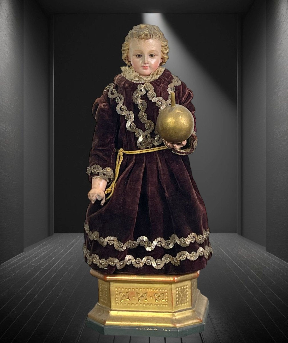 19th Century Child Jesus In Polychrome Carved Wood On A Gilded Base With A Doucine-photo-2