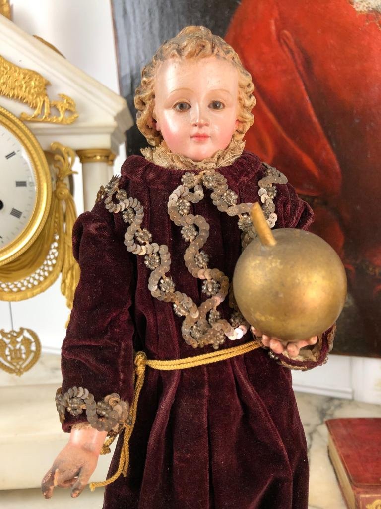 19th Century Child Jesus In Polychrome Carved Wood On A Gilded Base With A Doucine-photo-4