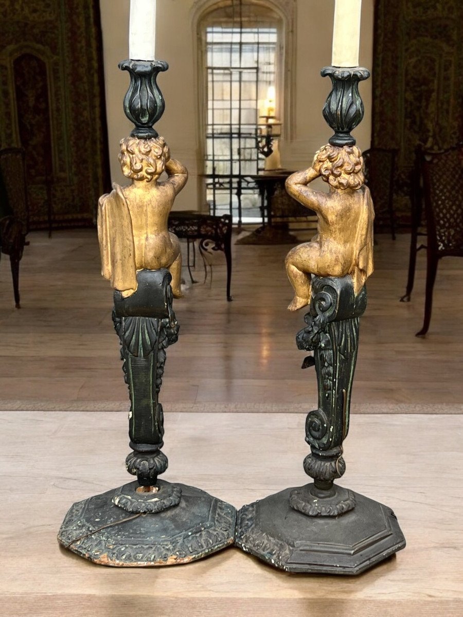 Paire De Candelabres XVIIIe En Bois Patiné / Doré Et Sculpté A Decor De Putti -photo-8