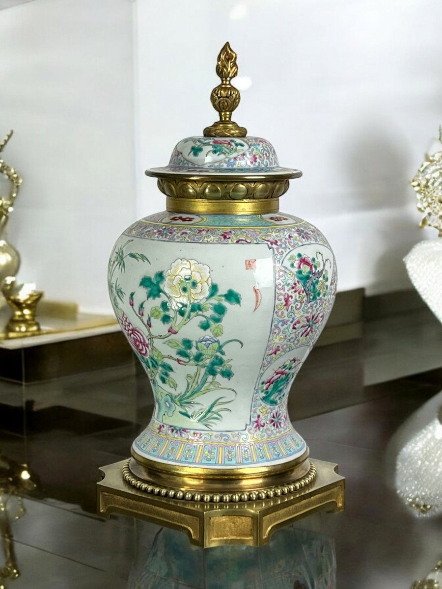 Baluster-shaped Covered Vase In Porcelain And Bronze In The Chinese Style-photo-3