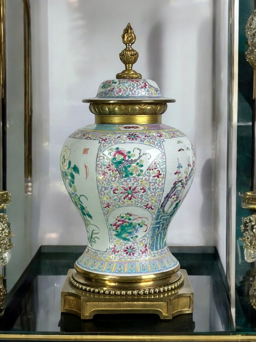 Baluster-shaped Covered Vase In Porcelain And Bronze In The Chinese Style-photo-4