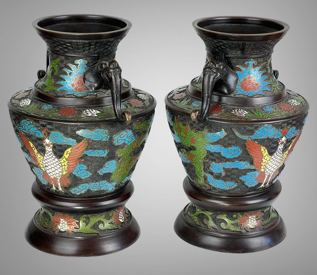 Paire De Vases De La Fin Du XIXe En Bronze Et émaux Cloisonnés Polychromes-photo-2