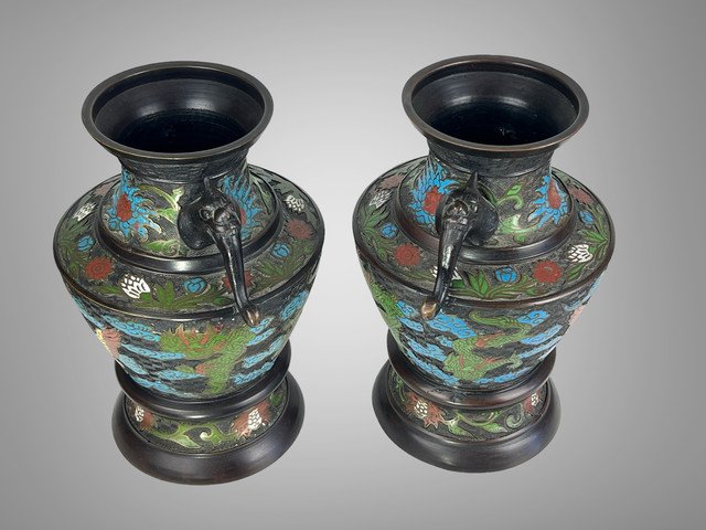 Paire De Vases De La Fin Du XIXe En Bronze Et émaux Cloisonnés Polychromes-photo-7