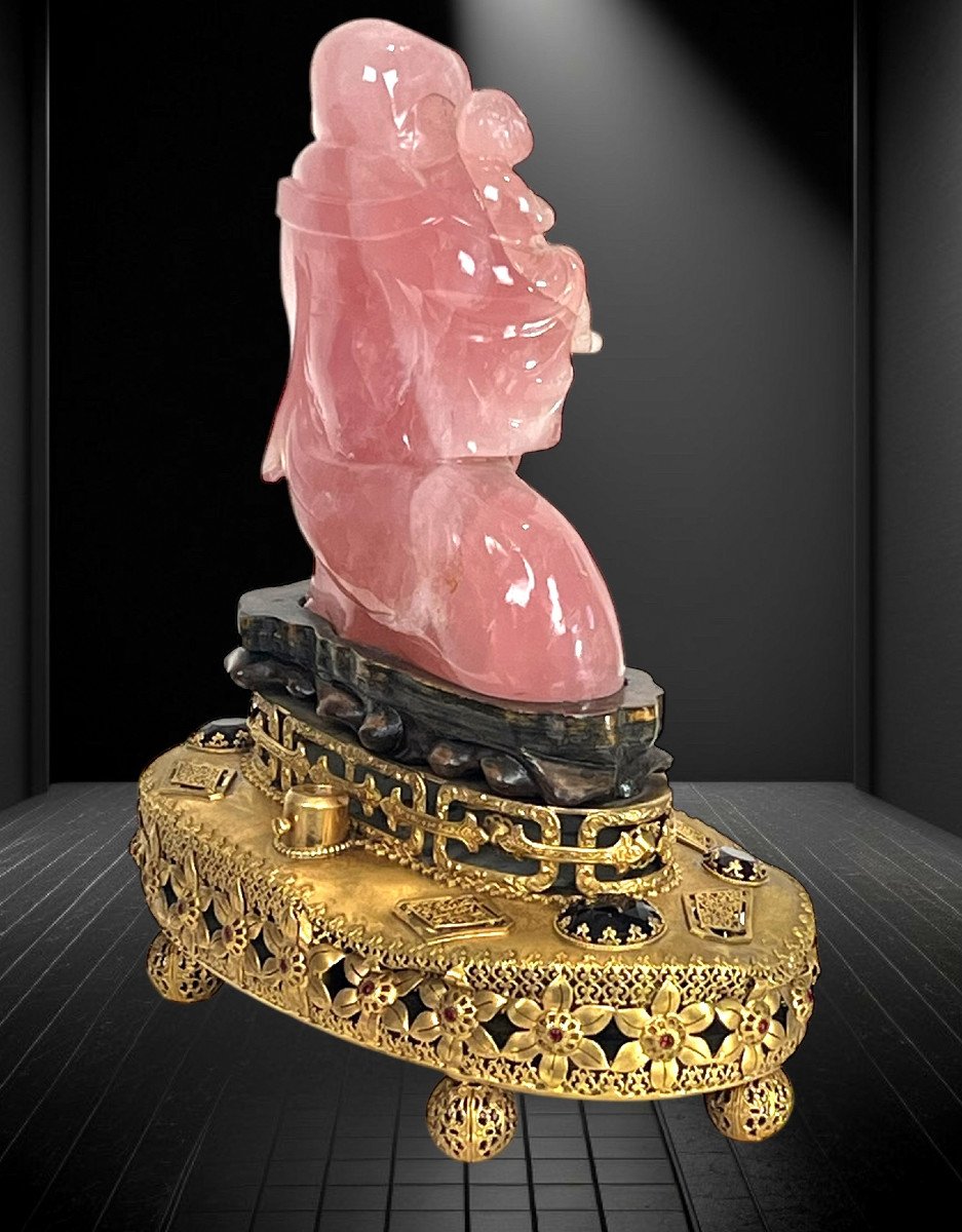 Chine / Sculpture /bouddha En Quartz Rose Avec Socle En Bronze Et Pierres Rouges-photo-2