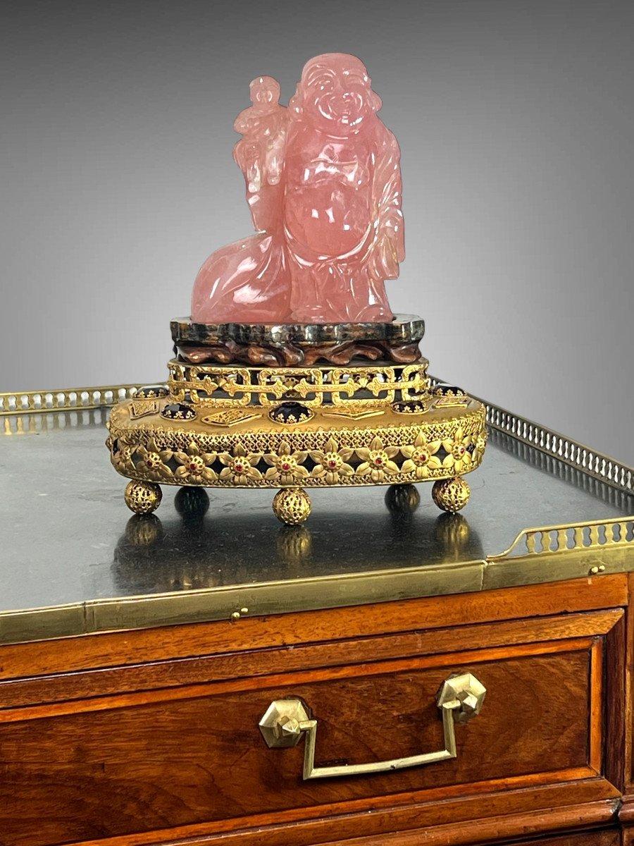 Chine / Sculpture /bouddha En Quartz Rose Avec Socle En Bronze Et Pierres Rouges-photo-3