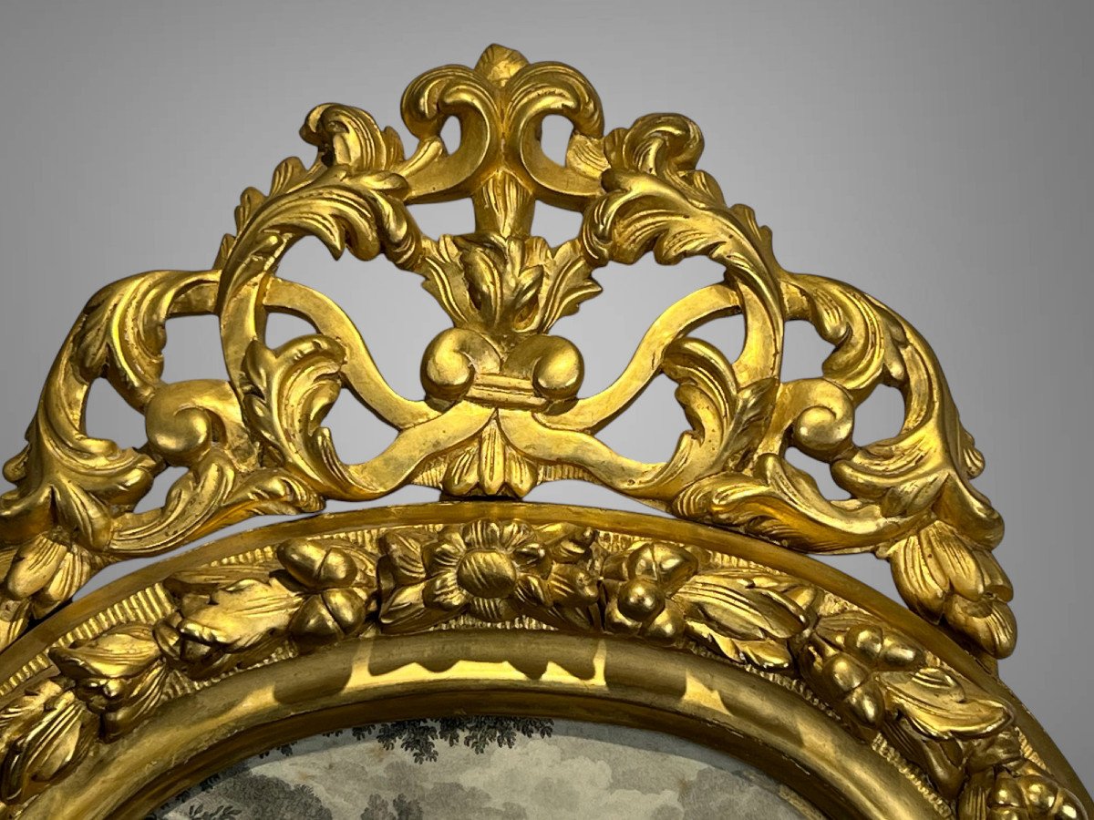 18th Century Louis XV Period Oval Frame In Gilded Carved Wood And Its Openwork Pediment-photo-1