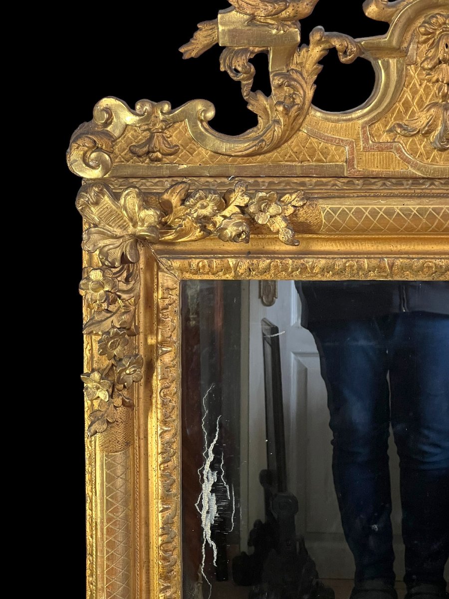 Large Mirror And Its Pediment Louis XV Period In Carved And Gilded Wood, 158 Cm-photo-1