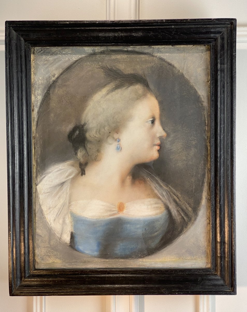 XVIIIth Oval Pastel Under Glass Framed In A 19th "portrait Of A Woman" Frame-photo-3