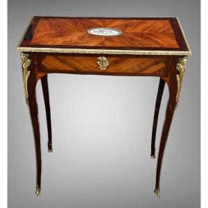 Table Bureau XVIIIe Epoque Louis XV En Marqueterie De Bois De Rose Et Medaillon