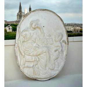 Médaillon / Bas Relief Ovale D Après Le Décor Du Monument Du Cœur De Louis XVIII