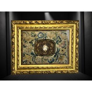 17th Century Paperoles Reliquary Frame With A Cameo Medallion In The Center