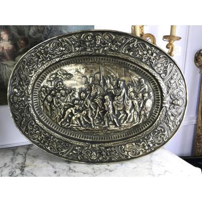 Large Oval Oval Tray From The 19th In Repusted Copper "le Batheme De Clovis"