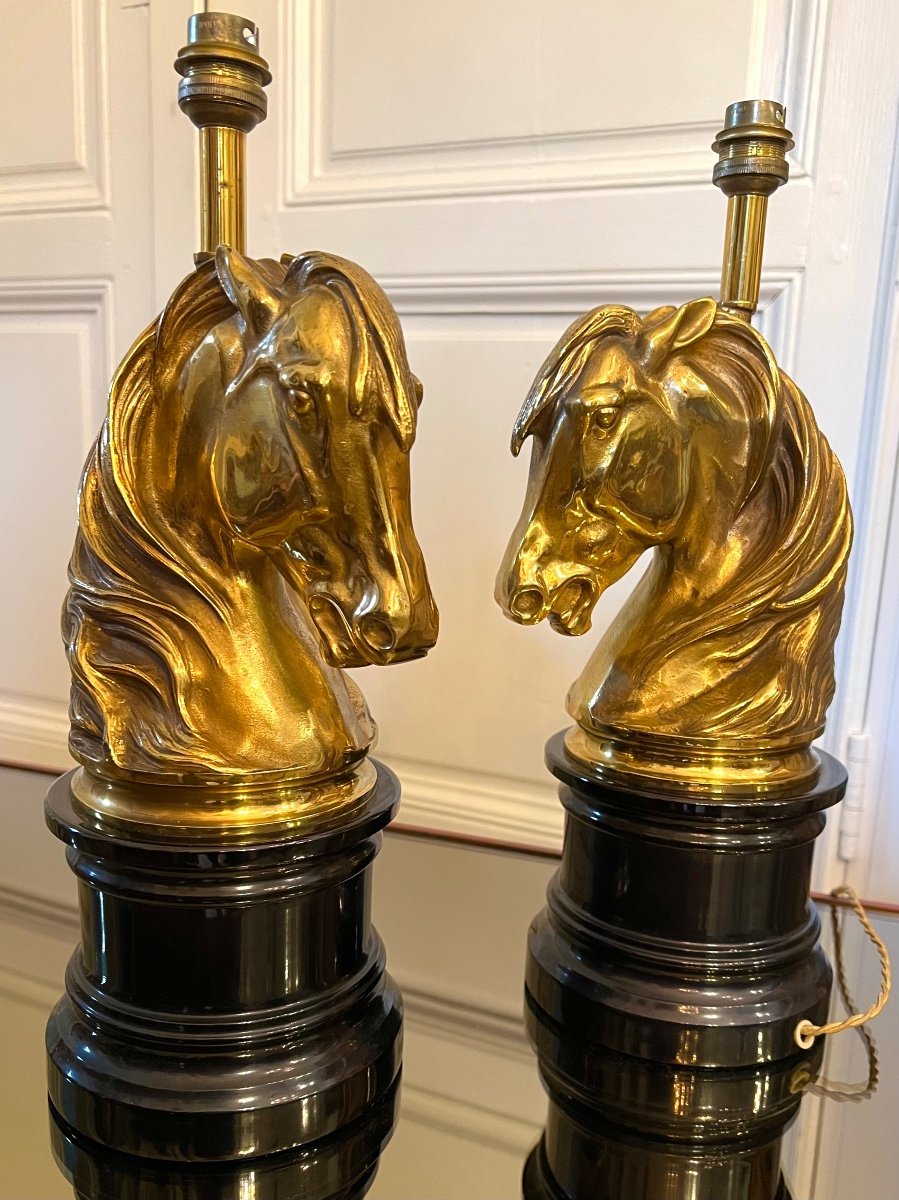 Paire De Lampes Tête De Cheval En Bronze Doré, Maison Jansen Attribué à