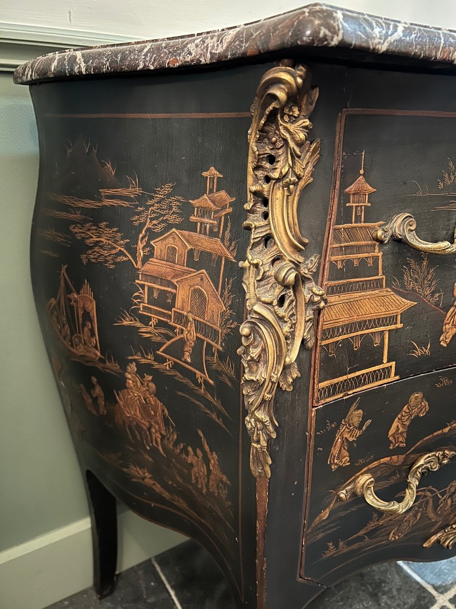 A Louis XV Style Chinese Lacquer Chest Of Drawers With Gilded Bronze Mounts-photo-2