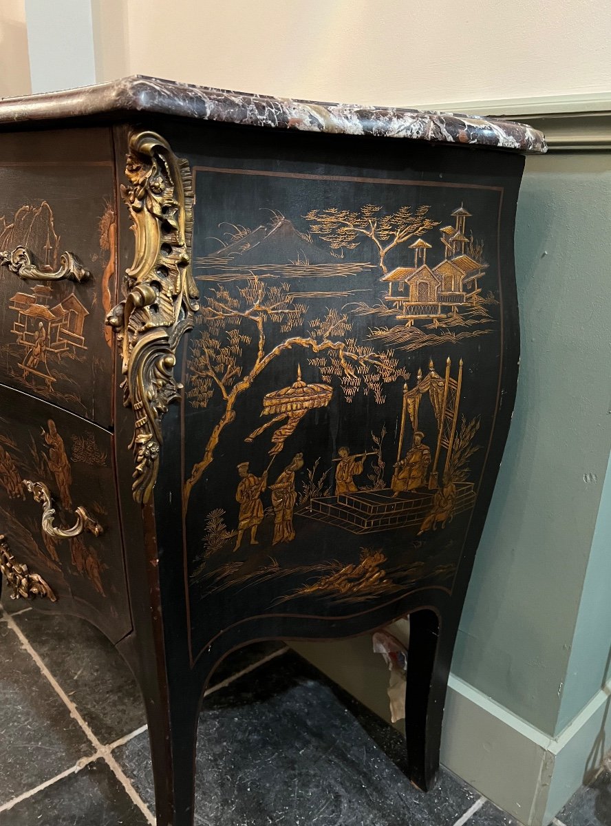 A Louis XV Style Chinese Lacquer Chest Of Drawers With Gilded Bronze Mounts-photo-1