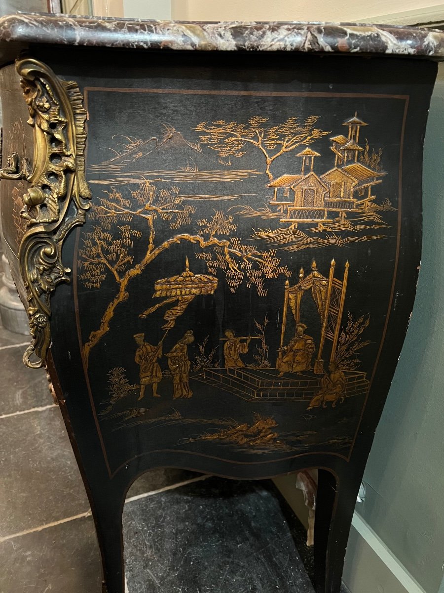 A Louis XV Style Chinese Lacquer Chest Of Drawers With Gilded Bronze Mounts-photo-2