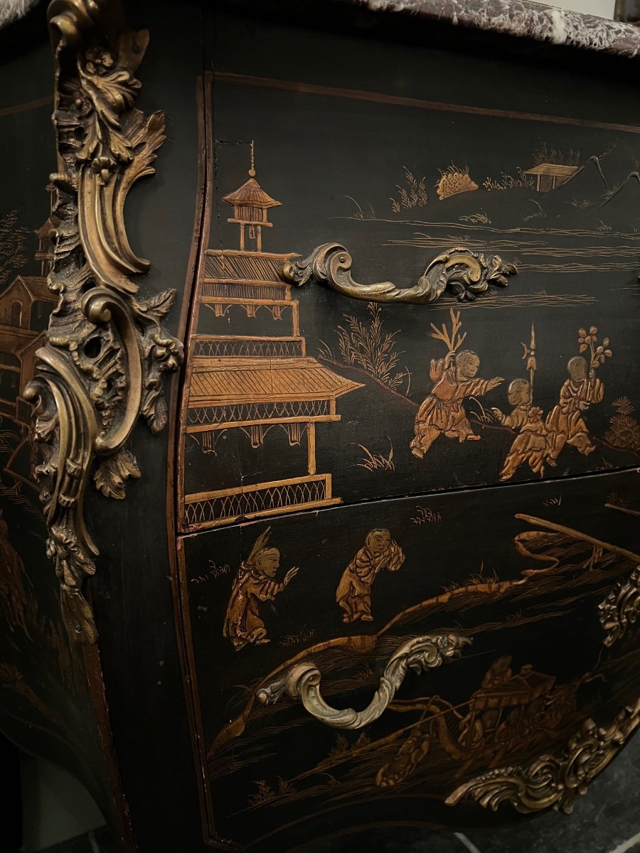 A Louis XV Style Chinese Lacquer Chest Of Drawers With Gilded Bronze Mounts-photo-4