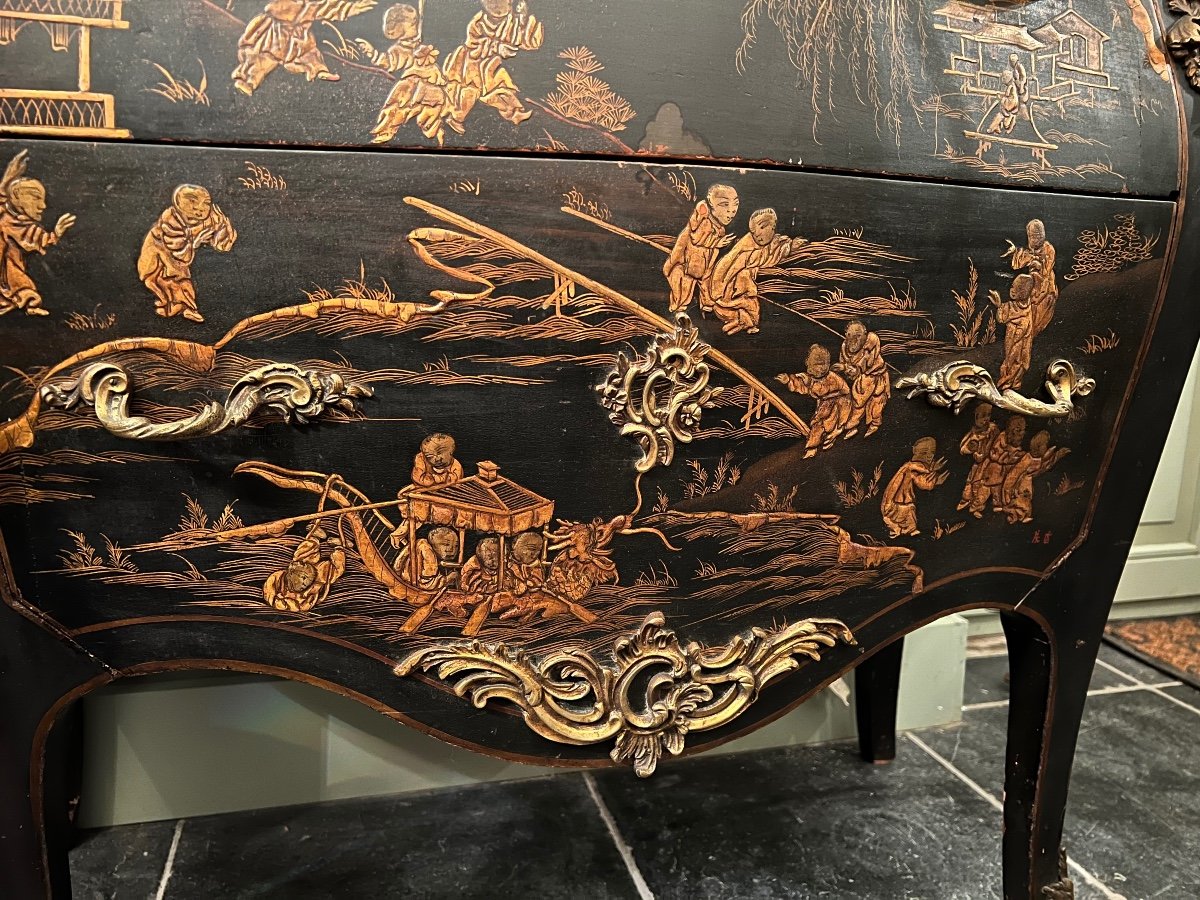 A Louis XV Style Chinese Lacquer Chest Of Drawers With Gilded Bronze Mounts-photo-6