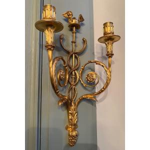 Paire D’appliques De Style Directoire En Bronze Doré Aux Caducées Et Le Pétase Ailé De Mercure