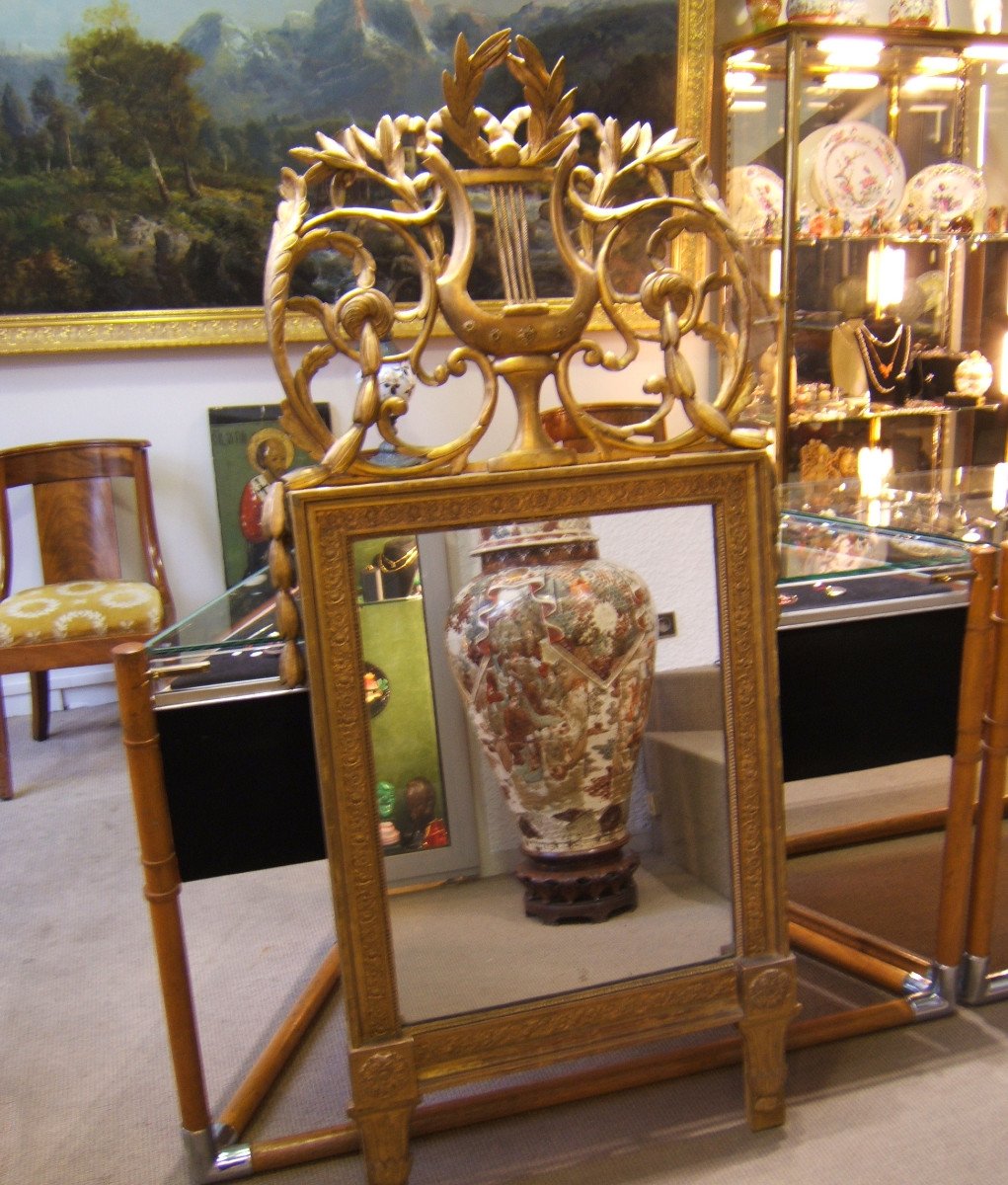 Grand Miroir Et Son Fronton En Bois Doré époque Louis XVI.