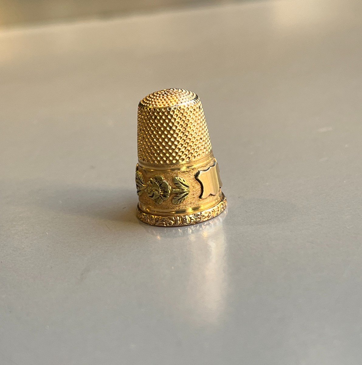 Thimble In Two 18 Carat Golds. 19th Century-photo-4
