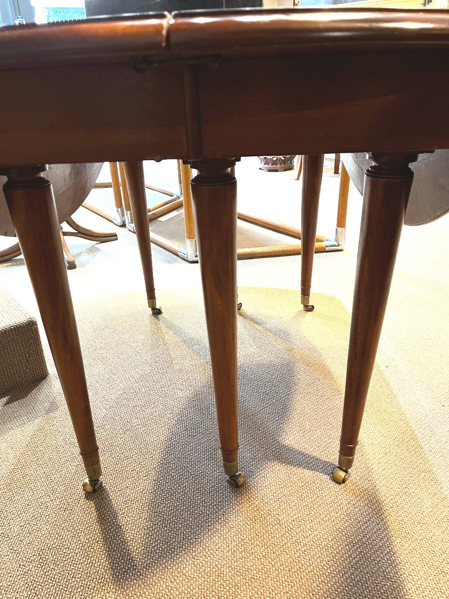 Late 18th Century Mahogany Dining Room Table.-photo-4