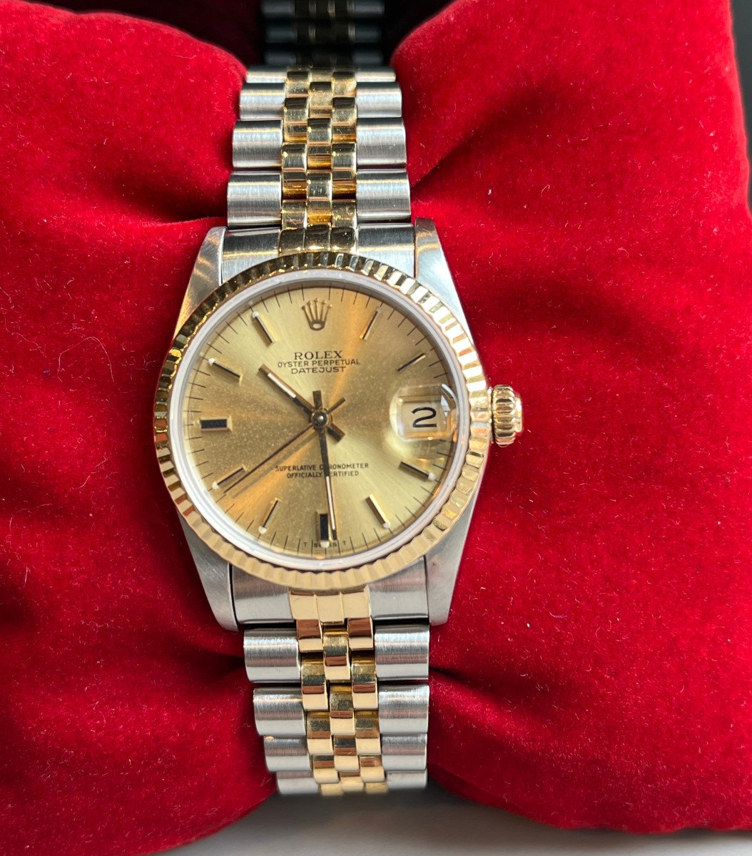 Rolex Date Just 31 Gold/steel.