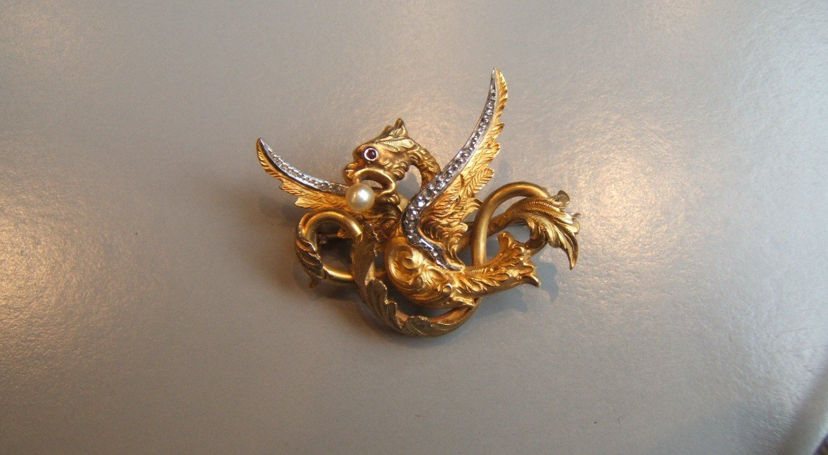 "chimera" Gold Brooch. 19th Century-photo-4