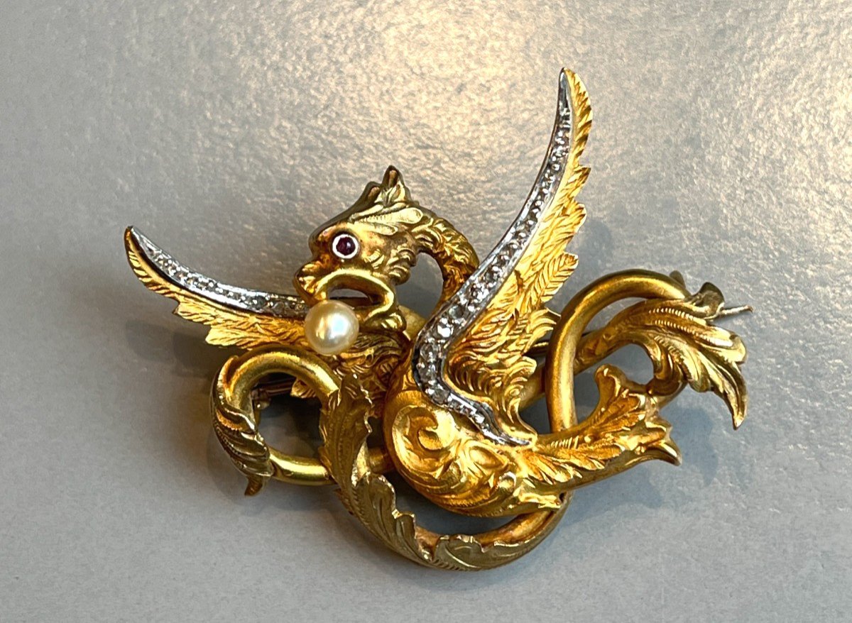 "chimera" Gold Brooch. 19th Century